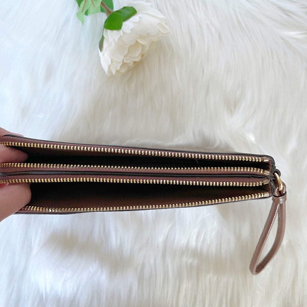 NWT Coach (LARGER SIZE) Double Zip Wallet Wristlet - Picture 11 of 13